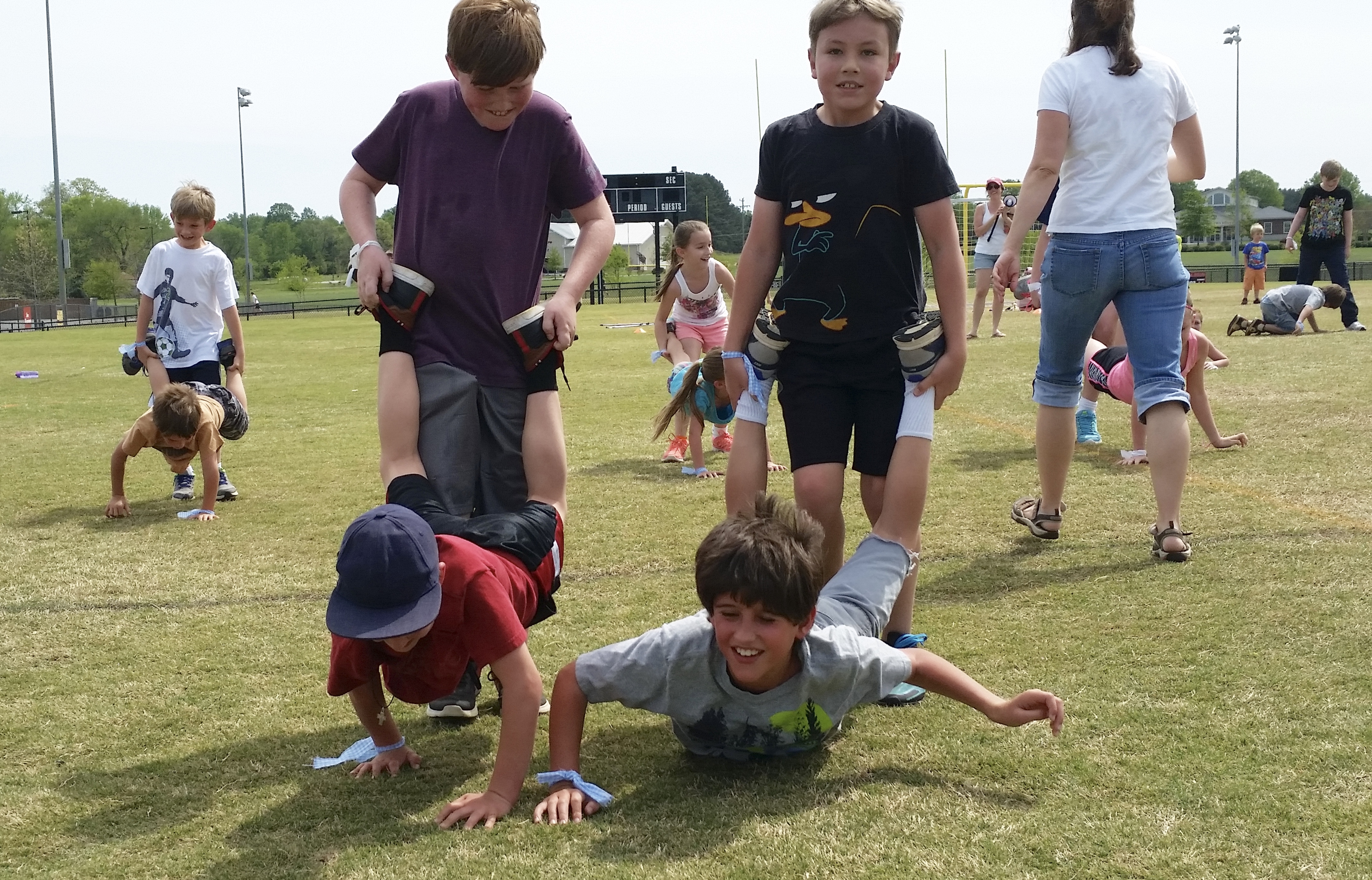 HL wheelbarrow race